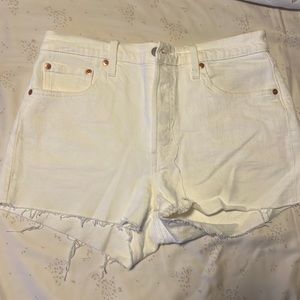 WHITE LEVI’S HIGH RISE WOMEN'S SHORTS